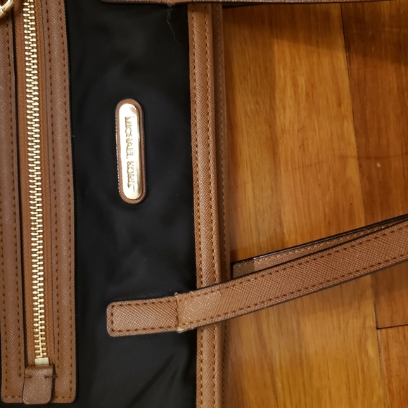 Michael Kors Kempton Small Black Nylon Tote - Picture 5 of 9